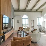 The Iconic Terrace דירה *