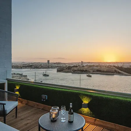 The Iconic Terrace Apartment