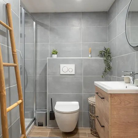 The Iconic Terrace Apartment *