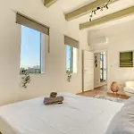 The Iconic Terrace Apartman *