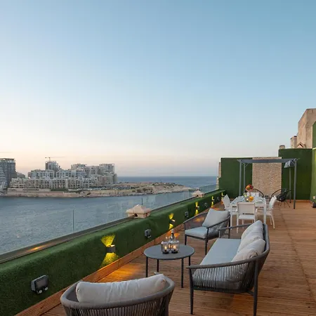 The Iconic Terrace Apartment *