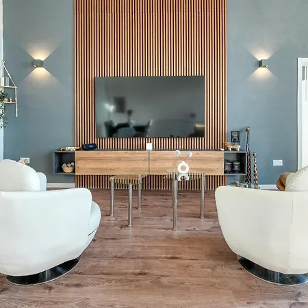 The Iconic Terrace * La Valette