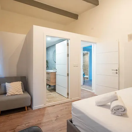 The Iconic Terrace Apartment
