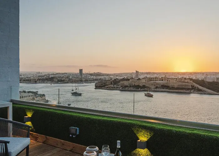 The Iconic Terrace Apartment