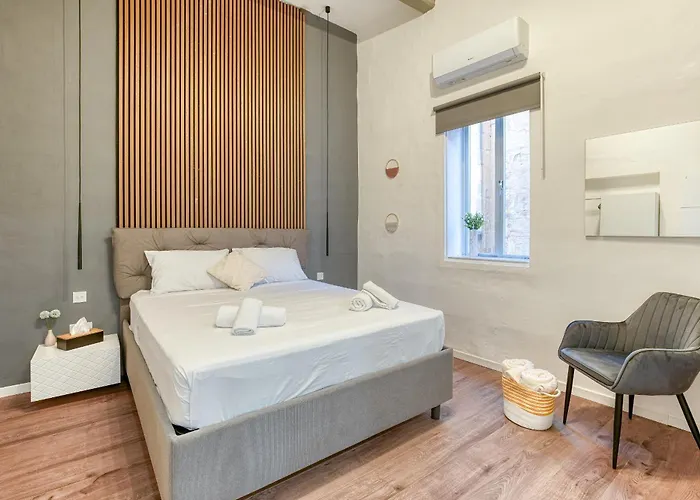 The Iconic Terrace * バレッタ