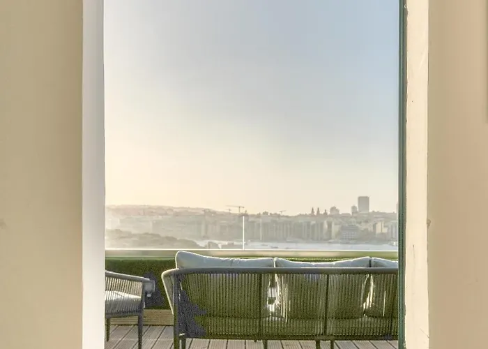 The Iconic Terrace * バレッタ