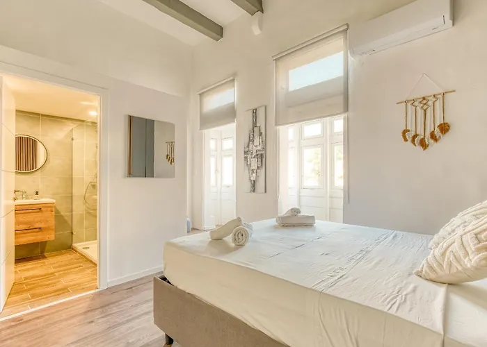 The Iconic Terrace * バレッタ