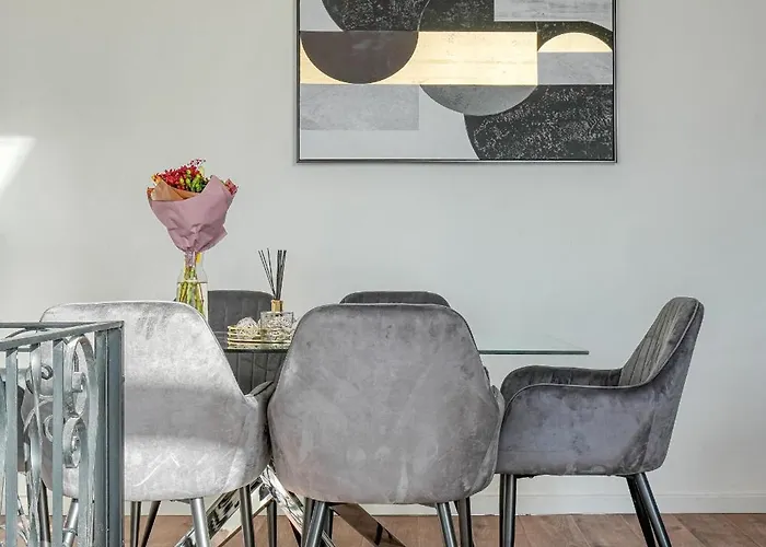 The Iconic Terrace Apartment *